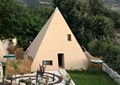 100% רומנטיקה בפירמידה
