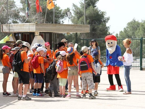 מרכז ג'ו אלון