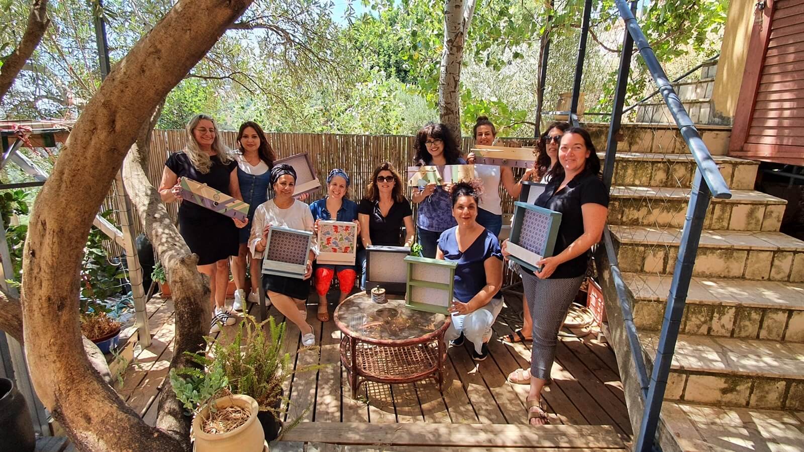 בריבוע סדנאות נגרות מול הנוף