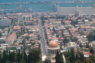 בנתיב אלף המדרגות ממרכז הכרמל למושבה הגרמנית