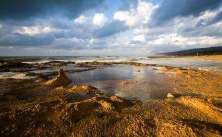 חוף אכזיב: גן עדן לחובבי ים