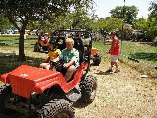 אטרקציות כפר בלום