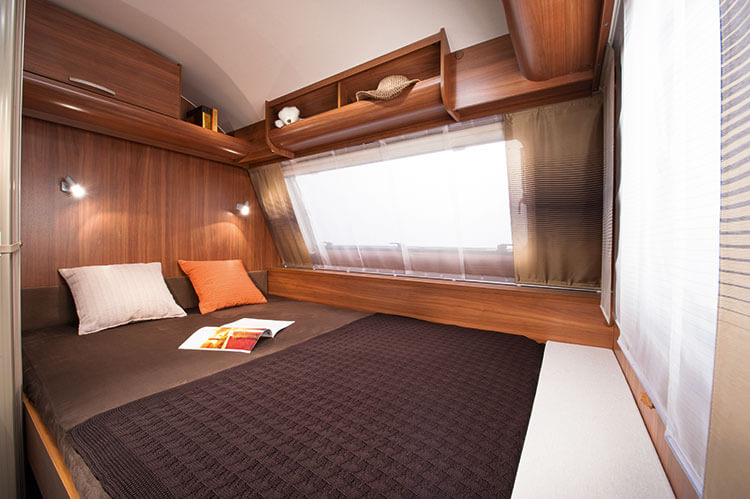 קרוואן על הנחל