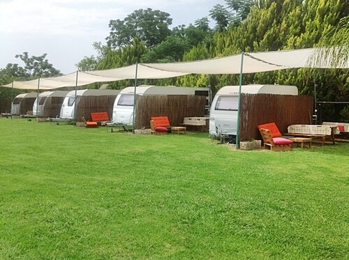 קרוואן על הנחל