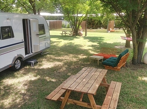 קרוואן על הנחל