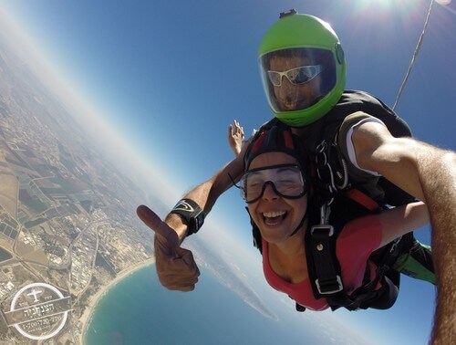 הצנחניה שמרת - צניחה חופשית