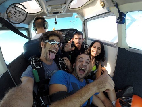 הצנחניה שמרת - צניחה חופשית