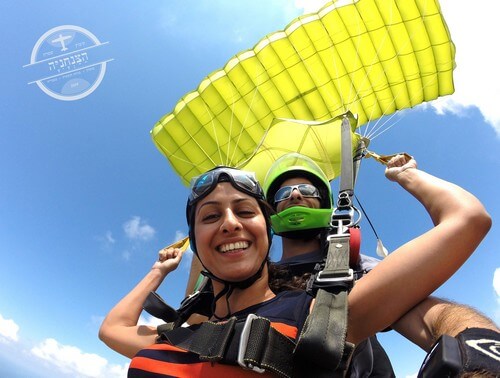 הצנחניה שמרת - צניחה חופשית