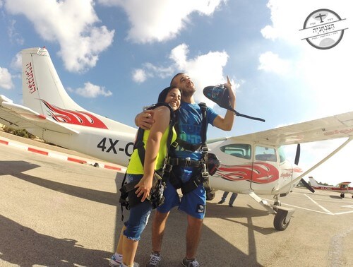 הצנחניה שמרת - צניחה חופשית