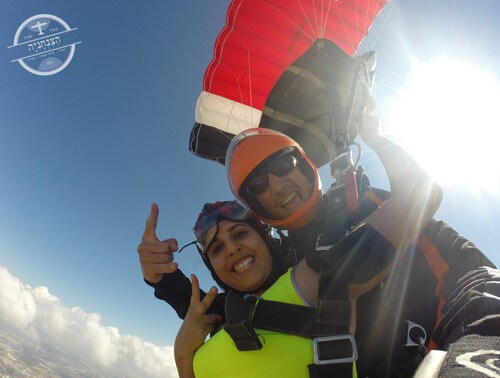 הצנחניה שמרת - צניחה חופשית