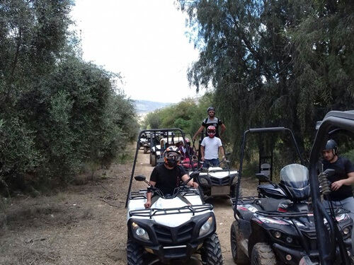 בעקבות השטח