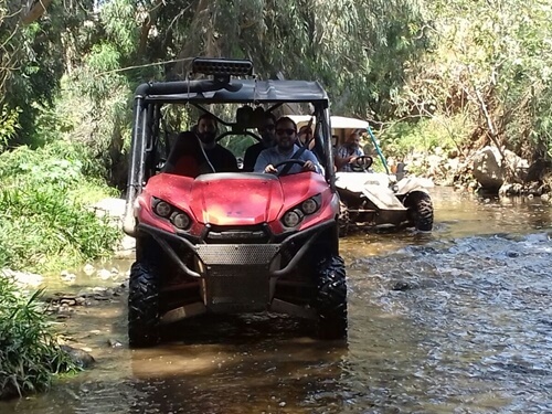 בעקבות השטח