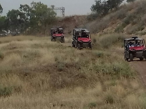 בעקבות השטח