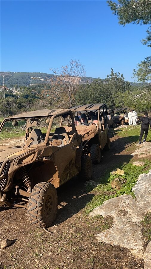 טרקטורונים בין הנחלים