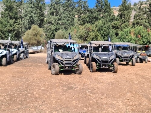 טרקטורונים בין הנחלים