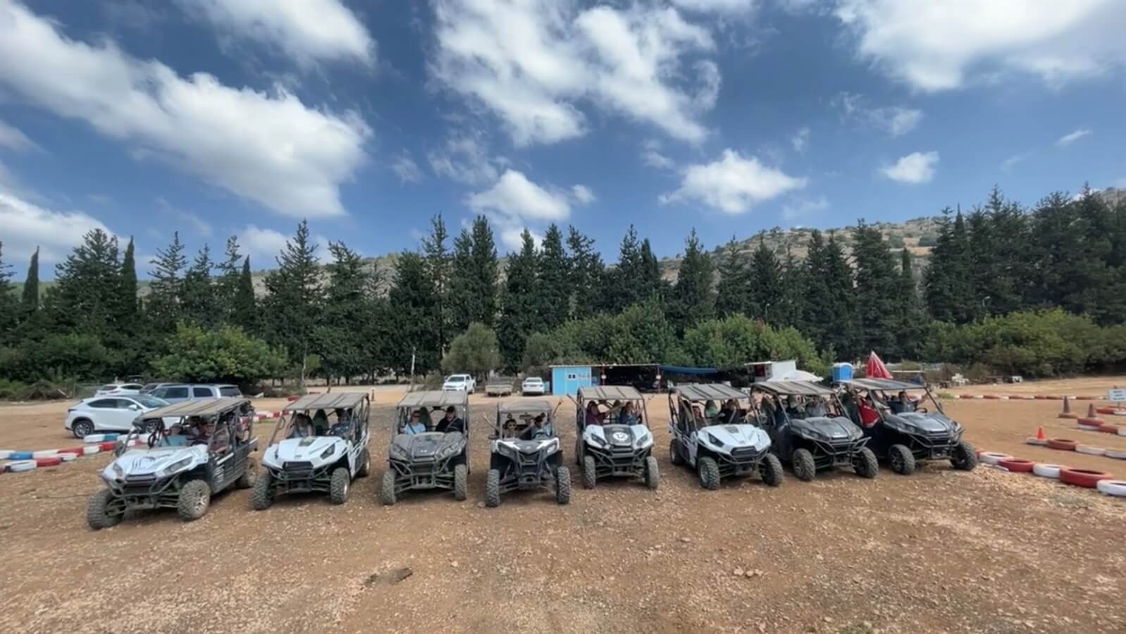 טרקטורונים בין הנחלים