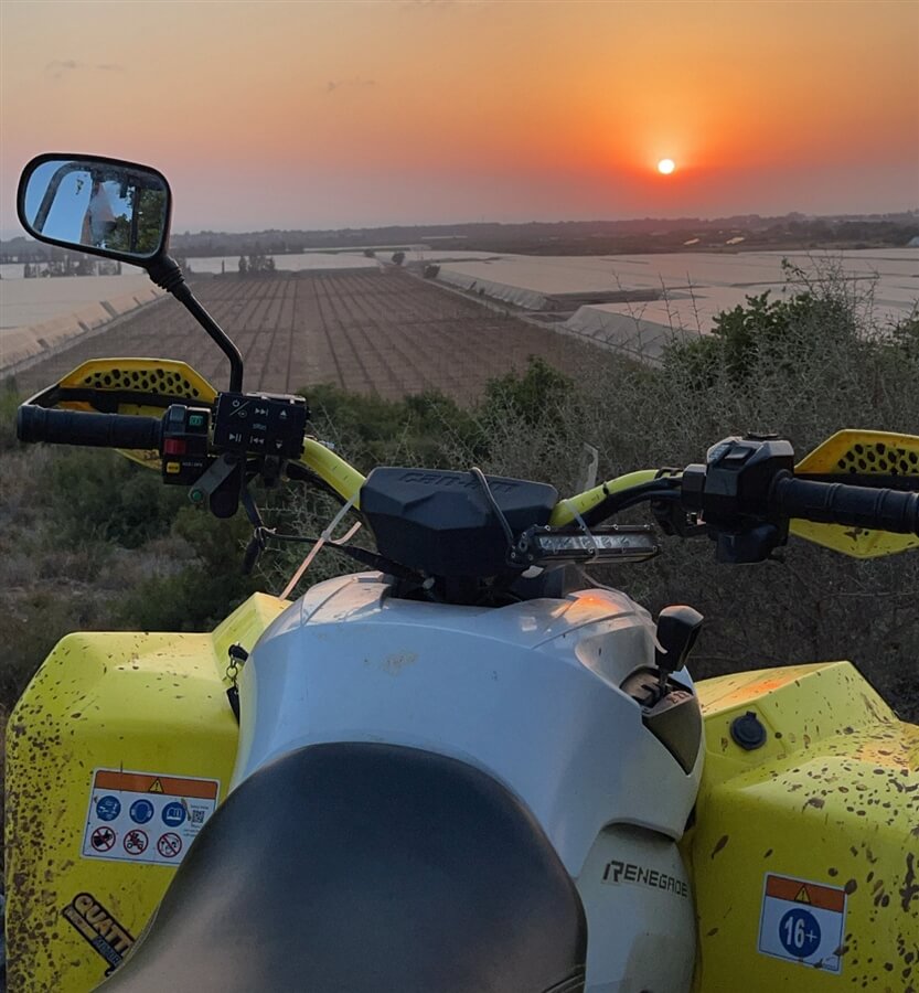 טרקטורונים בין הנחלים