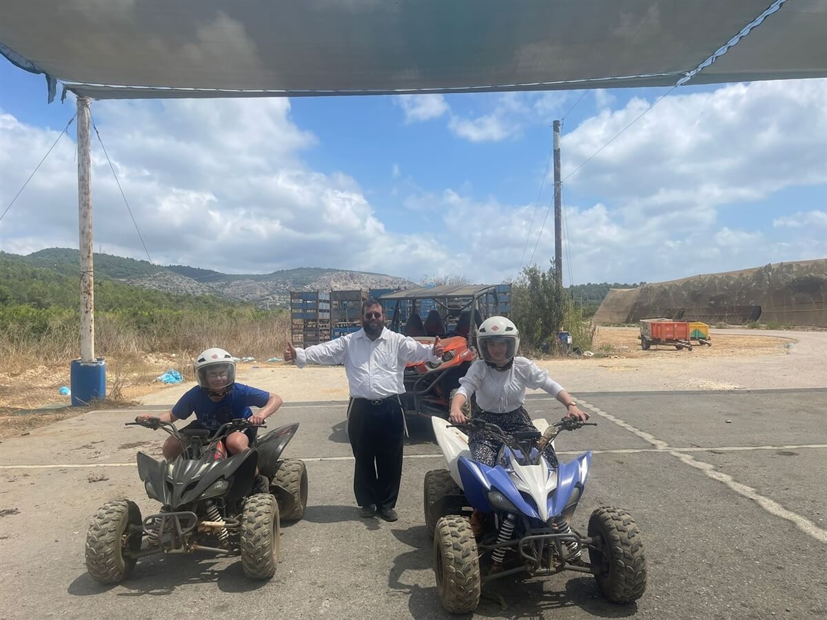 טרקטורונים בין הנחלים