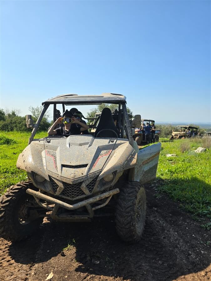 ארי אקסטרים טיולי טרקטורונים ורייזרים