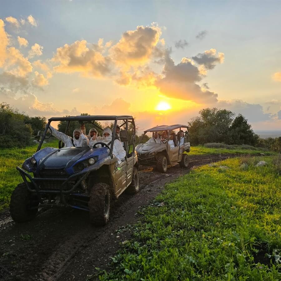 ארי אקסטרים טיולי טרקטורונים ורייזרים