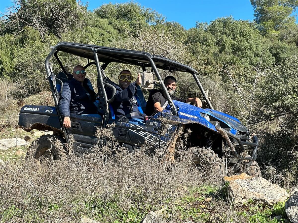 ארי אקסטרים טיולי טרקטורונים ורייזרים