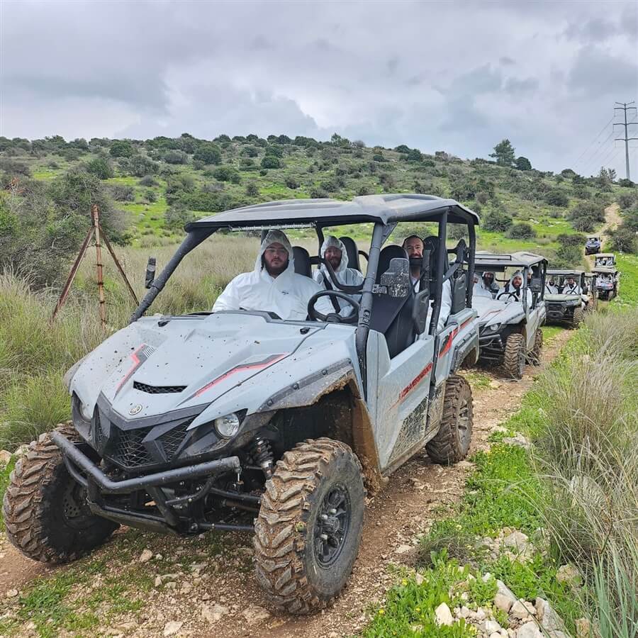 ארי אקסטרים טיולי טרקטורונים ורייזרים