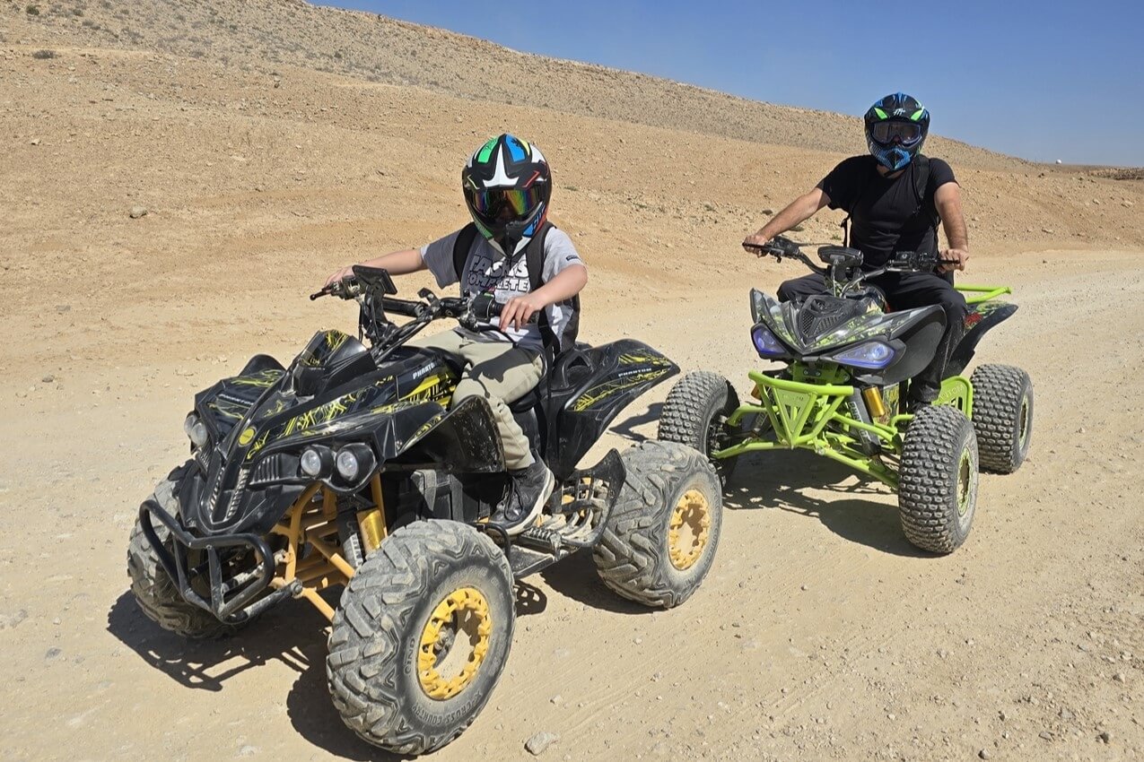 טרקטורוני אפיק במדבר