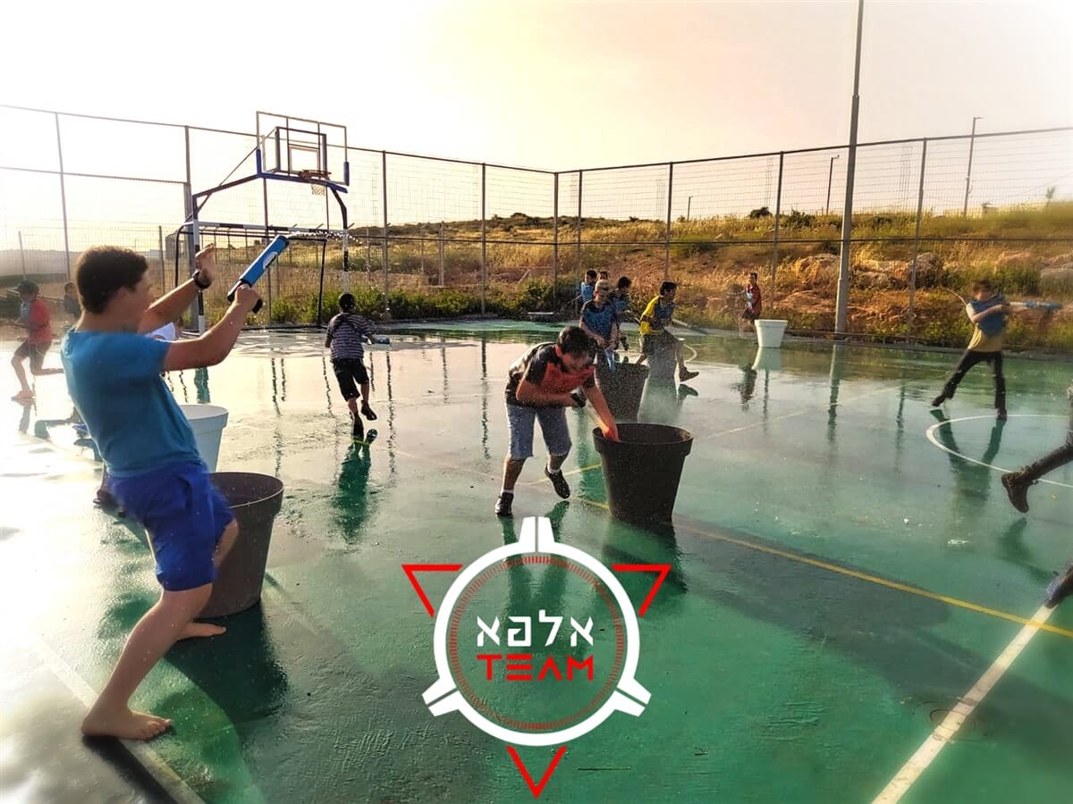 אלפא טים - Alpha Team