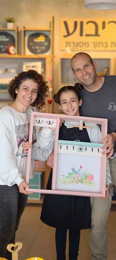 בריבוע סדנאות נגרות מול הנוף