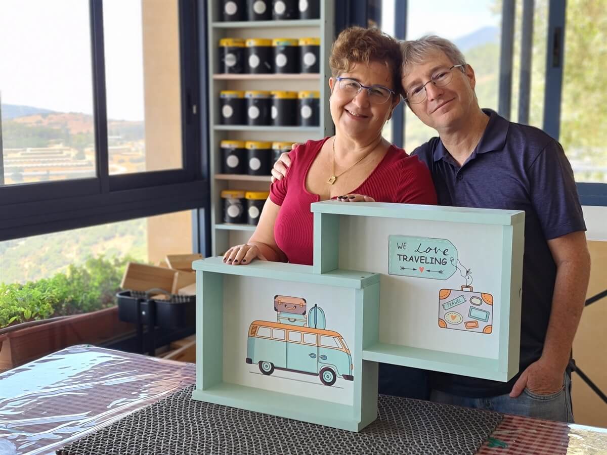 בריבוע סדנאות נגרות מול הנוף