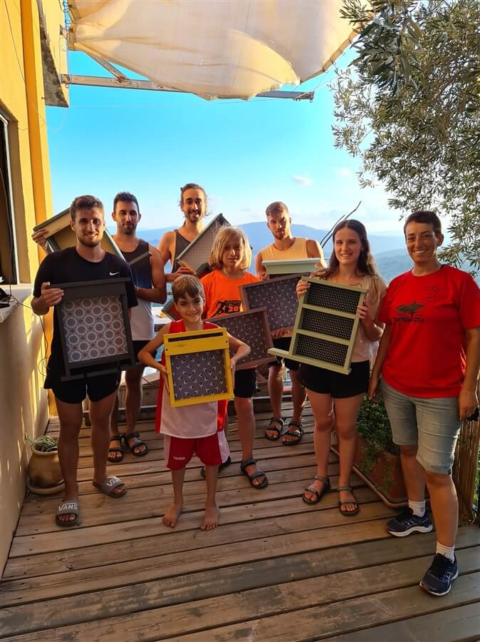 בריבוע סדנאות נגרות מול הנוף