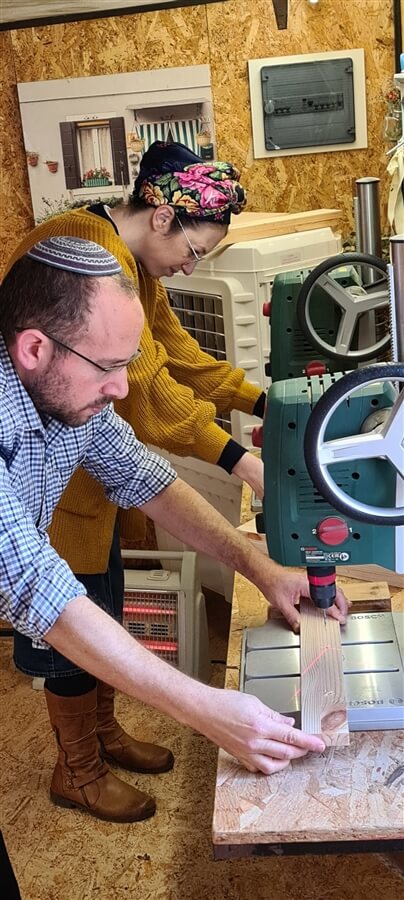 בריבוע סדנאות נגרות מול הנוף