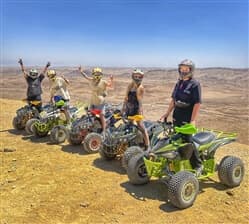 תמונה של טרקטורוני גן עדן במדבר