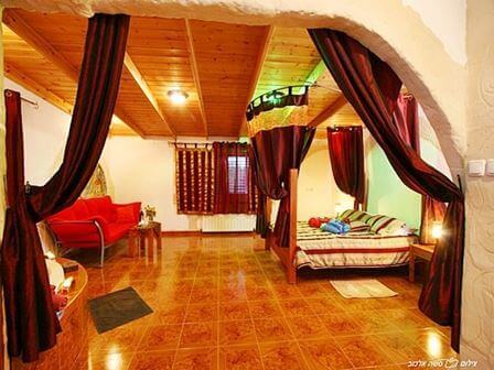 אדום עולה: נופש בכרם בן זמרה