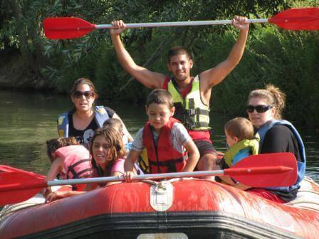 קטנטנים: שטים בקייקי כפר בלום