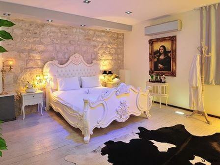 להחזיר עטרה ליושנה:  מלון בוטיק עטרה