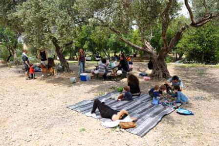 כל שבת: אירועי אפריל מחוץ לבית