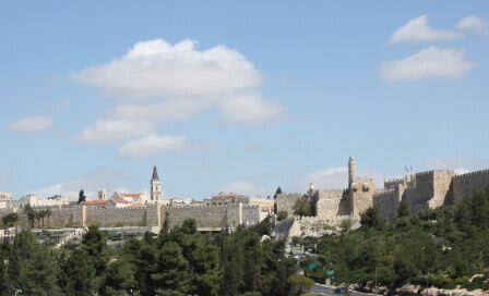 פנים רבות לה: סיורים קסומים בירושלים