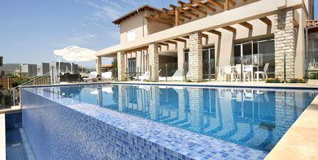 חג המים: מצעד הבריכות השוות