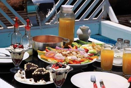 שקשוקה ומגוון סלטים, אחוזת פלטרין