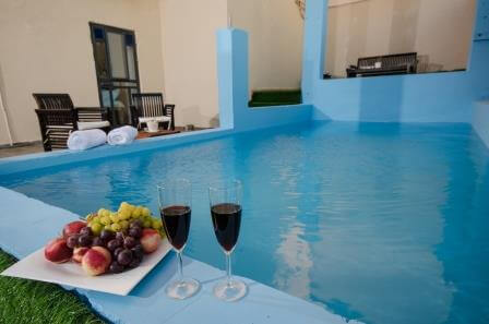 אוטופיה גלילית, חופשה בין כרמים ירוקים