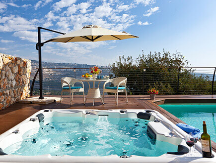 ברכת שחיה וספא חיצוני תחת כיפת השמיים