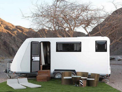 קרוב לחופי אילת, קרוואן על הים