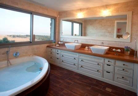 חדר הרחצה המושקע בתמרין