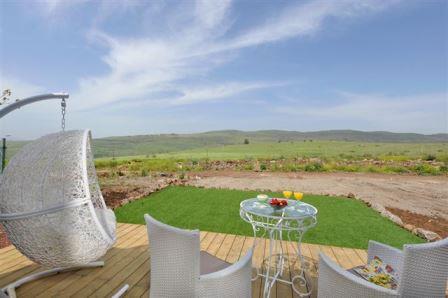 עד האופק ובחזרה. בתמונה: ברטמנס בחד נס