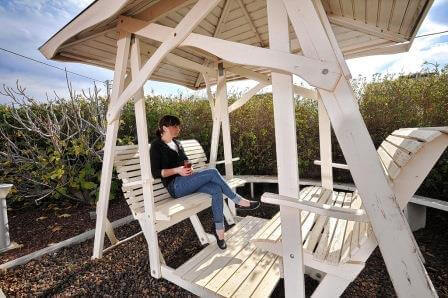 פינות ישיבה פסטורליות באגדה בכנרת