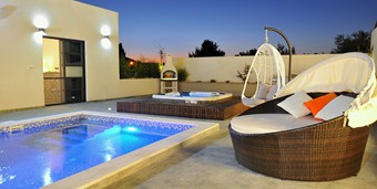 שלווה עילאית, עבודת פסיפס מדוייקת