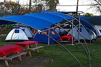 דג בכפר קמפינג