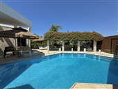 לאקס סוויט קיסריה