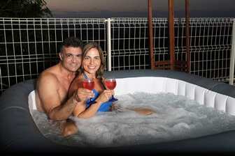 רומנטיכאן מול הכרם